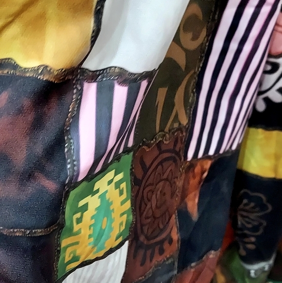 Multi-colored Patchwork design jumper (SOLD SEPARATELY @ 60$) - Picture 4 of 11